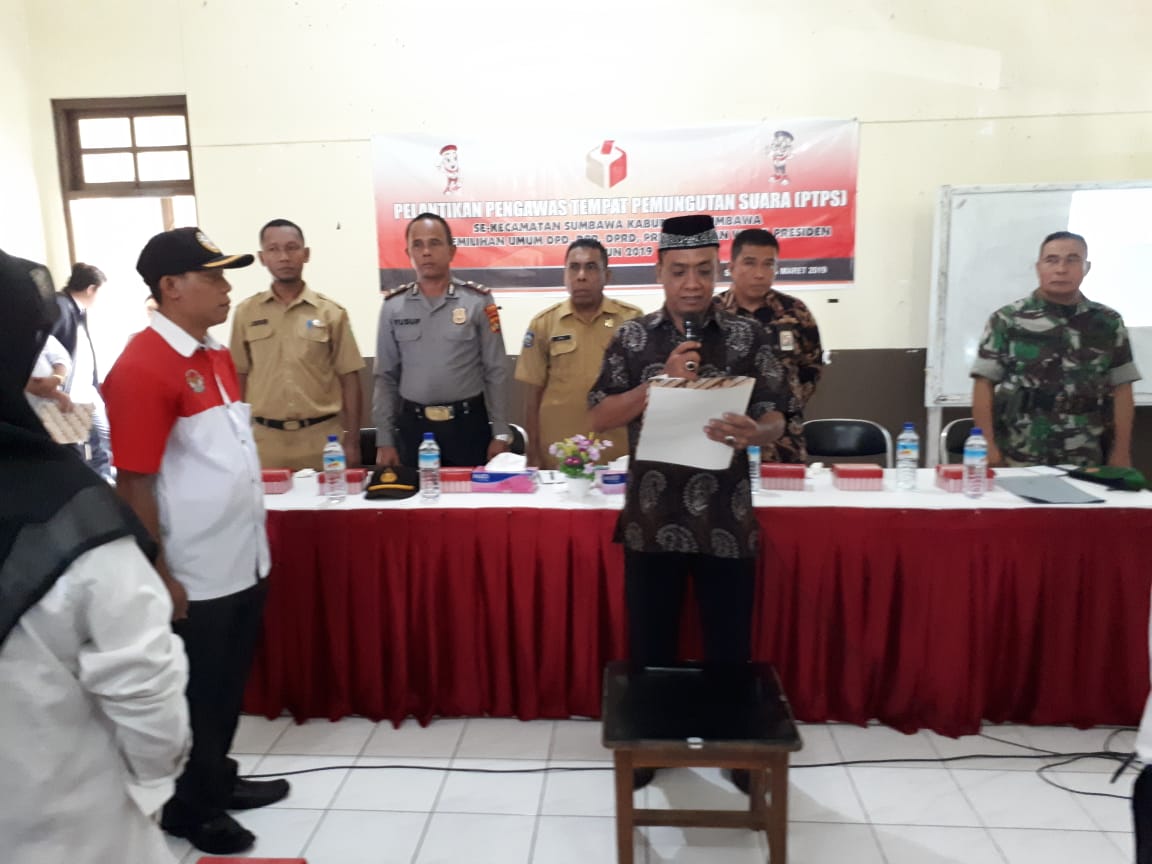 Bawaslu Kabupaten Sumbawa Lantik 1.424 Pengawas PTPS Masing-Masing Kecamatan