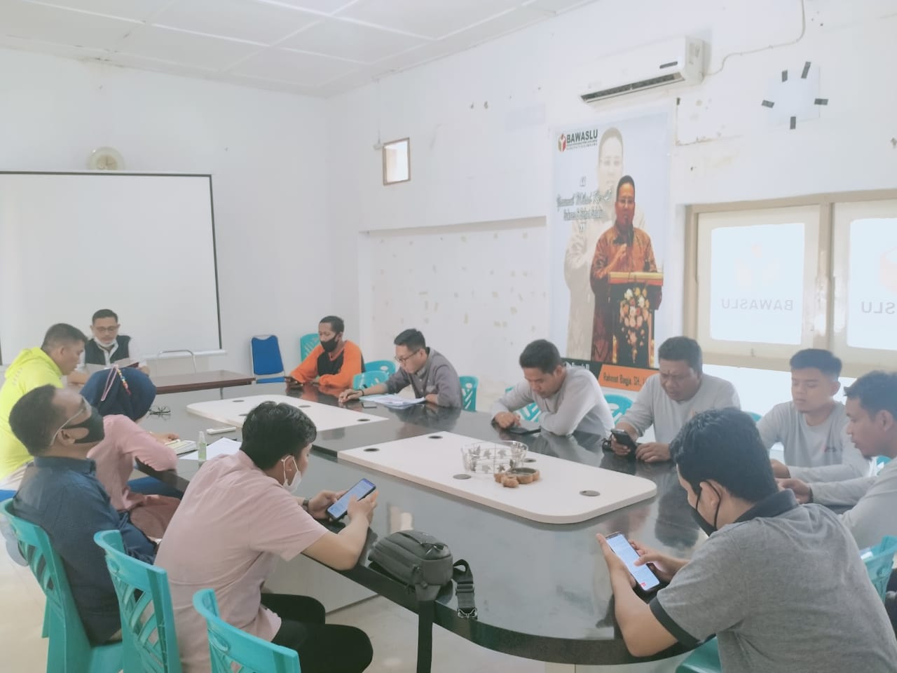 Bawaslu Laksanakan Yasinan dan Jum'at Bersih