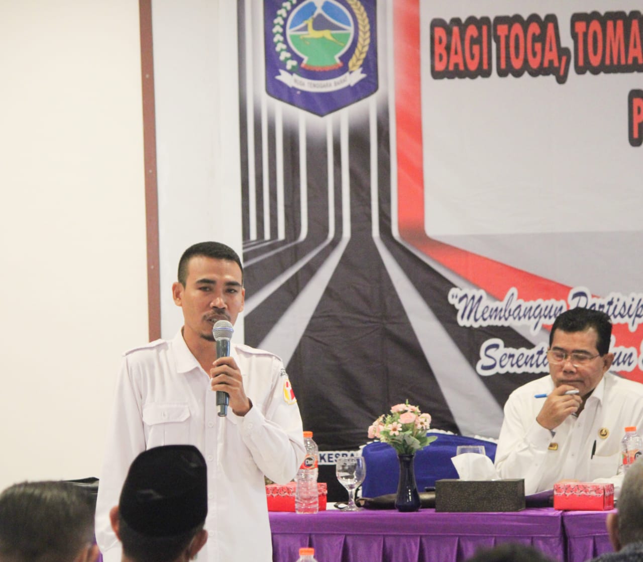 Kegiatan Kesbangpol Ketua Bawaslu Kabupaten Sumbawa Ajak Masyarakat Sukseskan Pemilu/Pilkada Serentak Tahun 2024"""