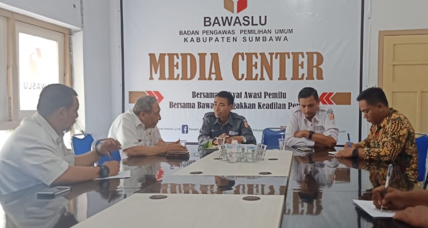 Telusuri Dugaan Netralitas Pegawai ASN, Bawaslu Kabupaten Sumbawa Undang Sekda Dan Wakil Bupati Sumbawa