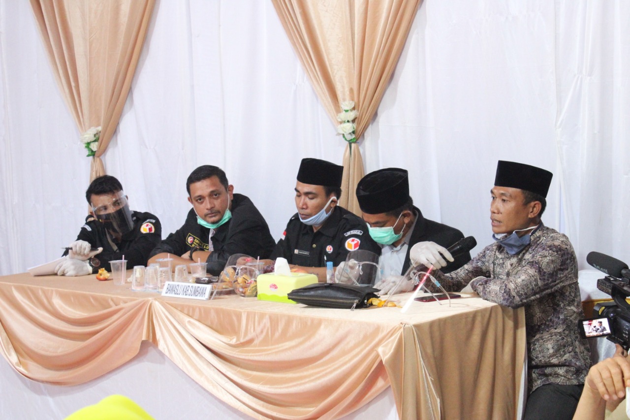 Pendaftaran di Hari Pertama, Bawaslu Sumbawa Berikan Masukan kepada KPU