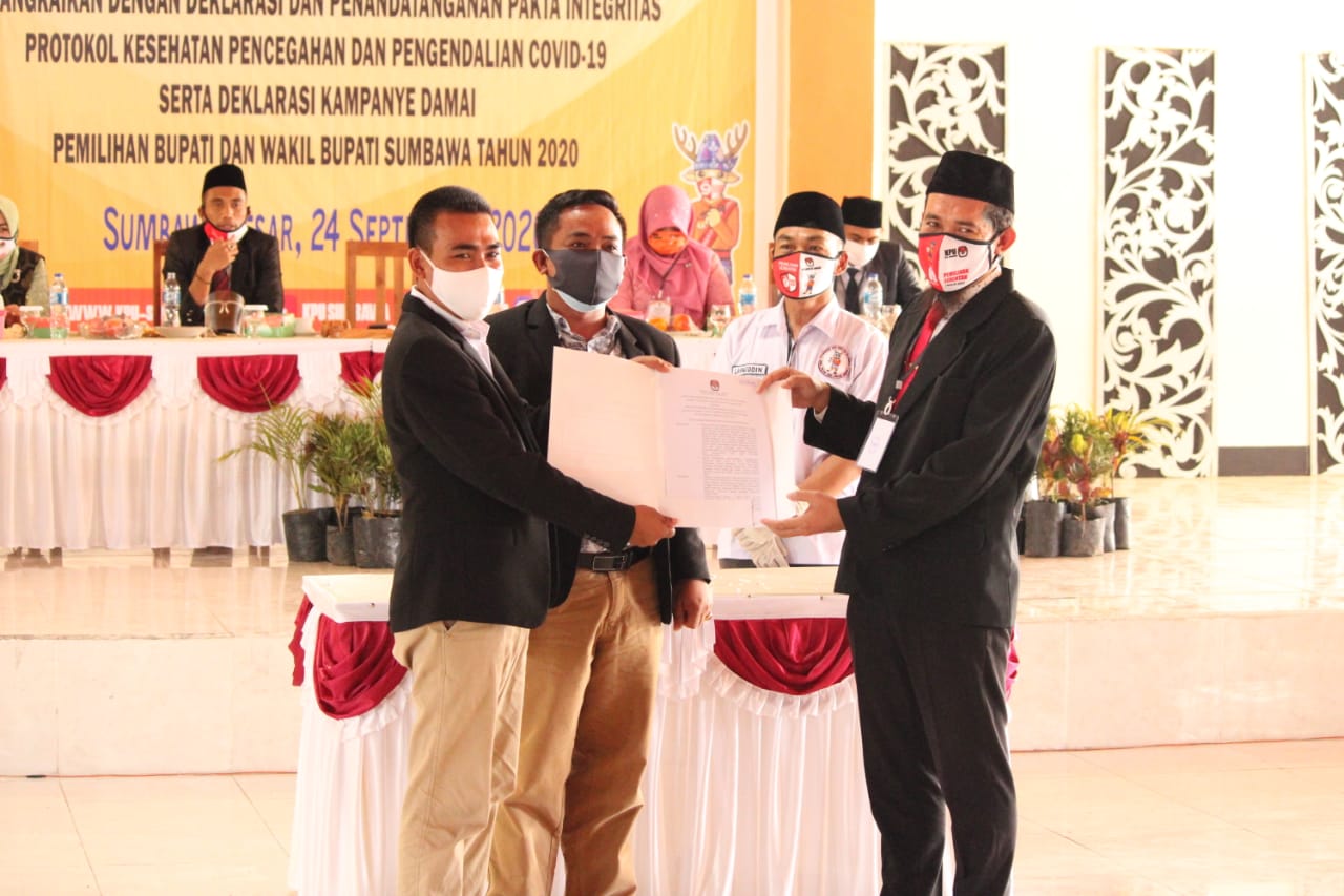 Bawaslu Menghadiri Rapat Penetapan Nomor Urut Pasangan Calon Bupati dan Wakil Bupati Sumbawa Tahun 2020.