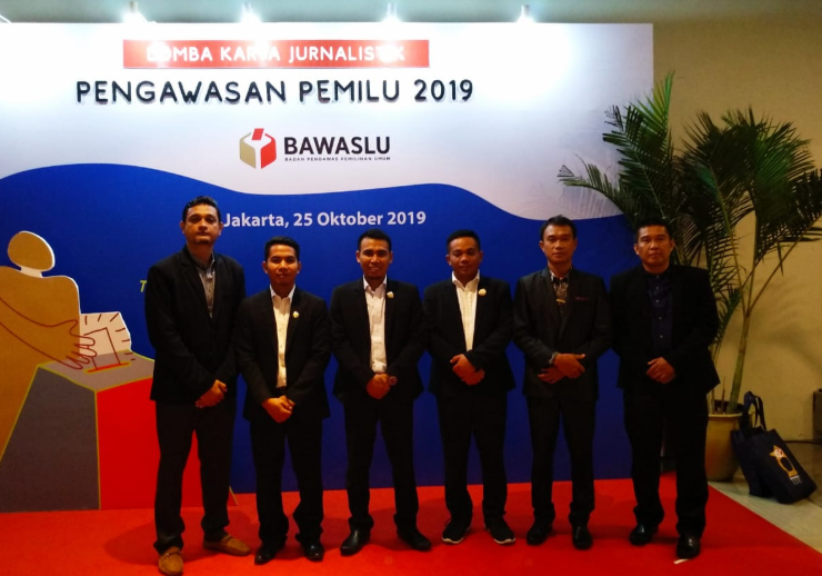 Komisioner Bawaslu dan Koorsek Menghadiri bawaslu Award di Jakarta