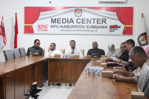 Rapat Koordinasi Bawaslu Sumbawa dan KPU