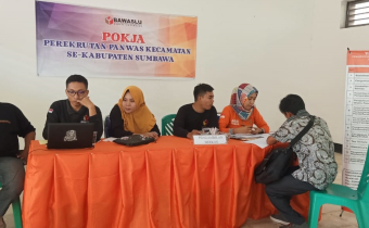 PENDAFTAR TERUS BERDATANGAN KE BAWASLU KABUPATEN SUMBAWA