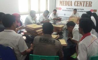 Koordiv Organisasi dan SDM Pimpin Rapat Verifikasi Kelengkapan Administrasi